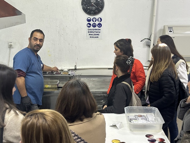 İzmir Kavram Üniversitesi SHMYO Optisyenlik Bölümü Öğrencilerinin Akay Rx Laboratory Ziyareti