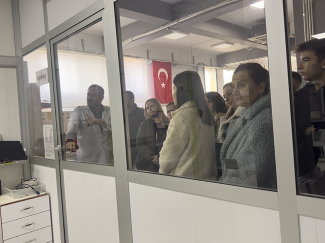 İzmir Kavram Üniversitesi SHMYO Optisyenlik Bölümü Öğrencilerinin Akay Rx Laboratory Ziyareti