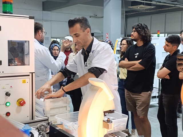 Ege Üniversitesi Optisyenlik Bölümü Akay Rx Laboratory Ziyareti