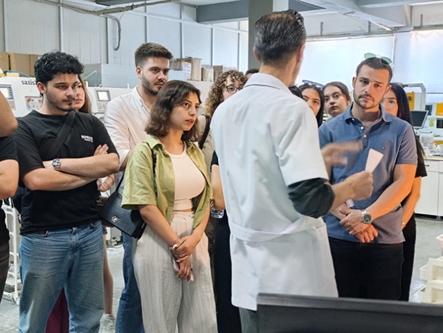 Ege Üniversitesi Optisyenlik Bölümü Akay Rx Laboratory Ziyareti