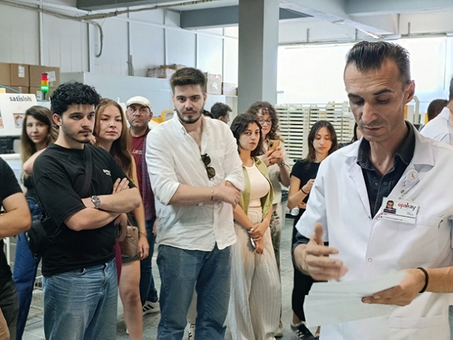 Ege Üniversitesi Optisyenlik Bölümü Akay Rx Laboratory Ziyareti