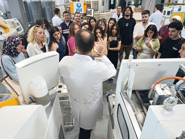 Ege Üniversitesi Optisyenlik Bölümü Akay Rx Laboratory Ziyareti