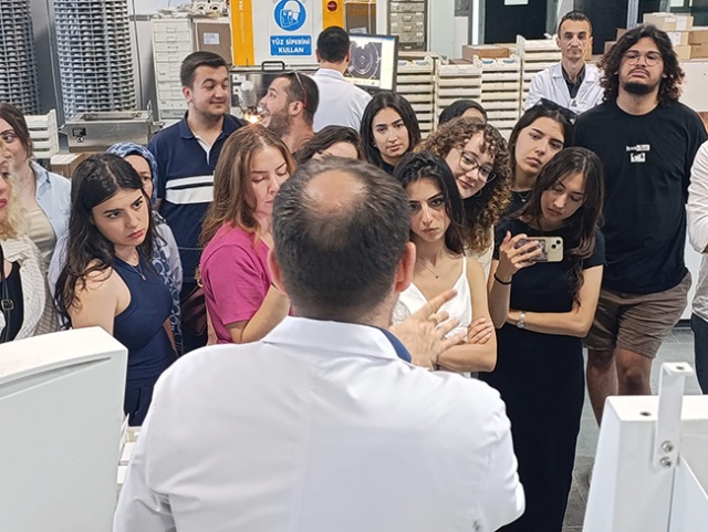 Ege Üniversitesi Optisyenlik Bölümü Akay Rx Laboratory Ziyareti