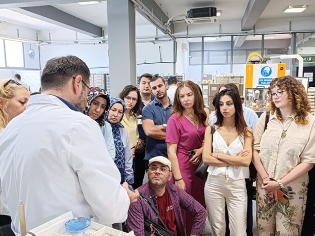 Ege Üniversitesi Optisyenlik Bölümü Akay Rx Laboratory Ziyareti