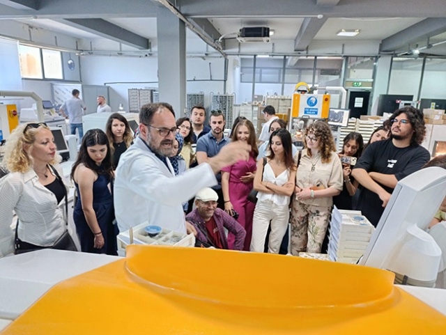 Ege Üniversitesi Optisyenlik Bölümü Akay Rx Laboratory Ziyareti