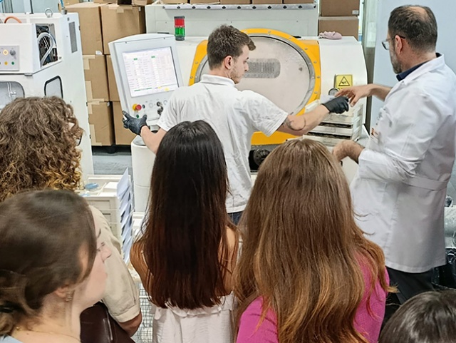 Ege Üniversitesi Optisyenlik Bölümü Akay Rx Laboratory Ziyareti