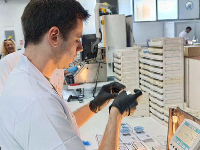 Ege Üniversitesi Optisyenlik Bölümü Akay Rx Laboratory Ziyareti