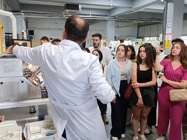 Ege Üniversitesi Optisyenlik Bölümü Akay Rx Laboratory Ziyareti
