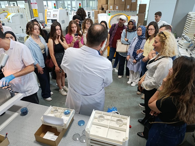 Ege Üniversitesi Optisyenlik Bölümü Akay Rx Laboratory Ziyareti