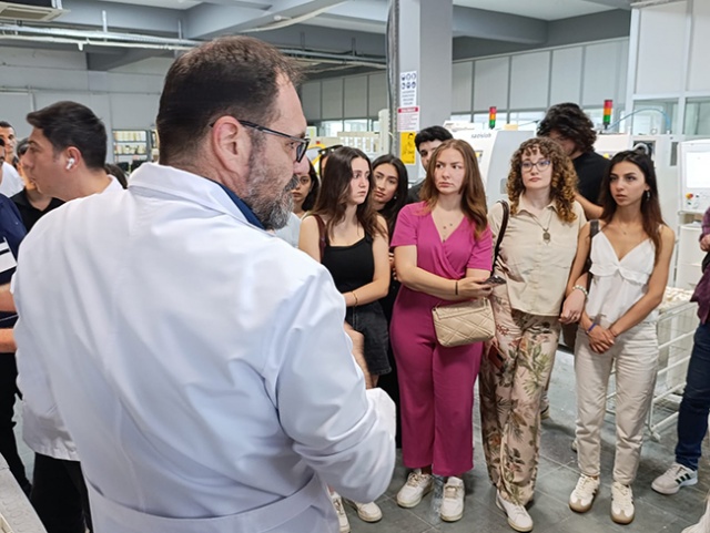 Ege Üniversitesi Optisyenlik Bölümü Akay Rx Laboratory Ziyareti