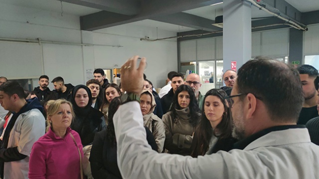 İzmir Tınaztepe Üniversitesi Optisyenlik Bölümü Akay Rx Laboratory Ziyareti