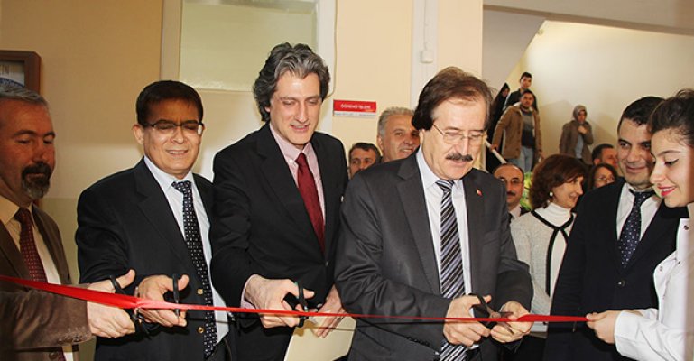 Cumhuriyet Üniversitesi Optisyenlik Laboratuvarı Açıldı!