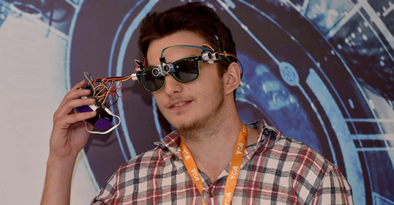 Engelsiz Hackathon’da kazanan ‘Akıllı Gözlük’ oldu