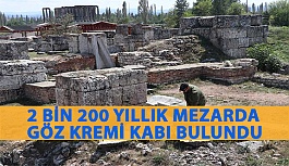 2 Bin 200 Yıllık Mezarda Göz Kremi Kabı Bulundu